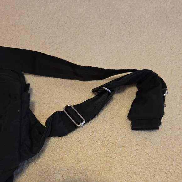 Baggallini Black Bag - Picture 6 of 6